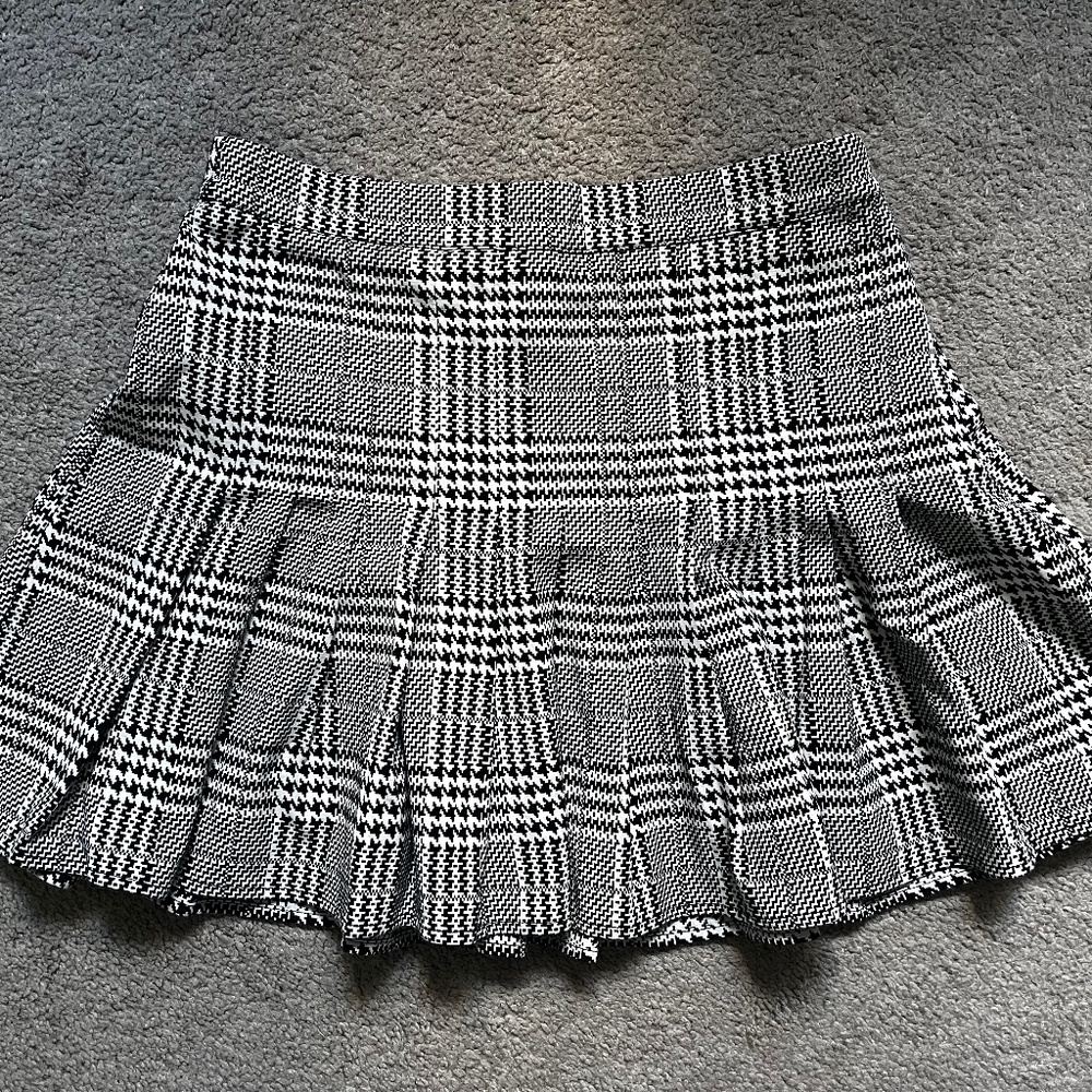 Mini Pleated Houndstooth Skirt - Forever 21